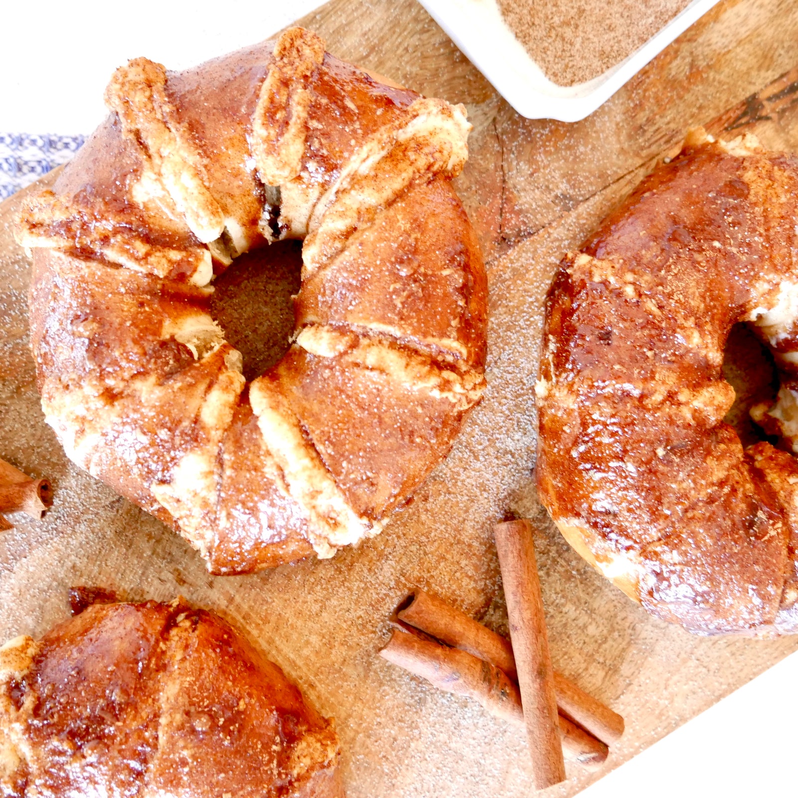 Cinnamon Cream Cheese Stuffed Bagels