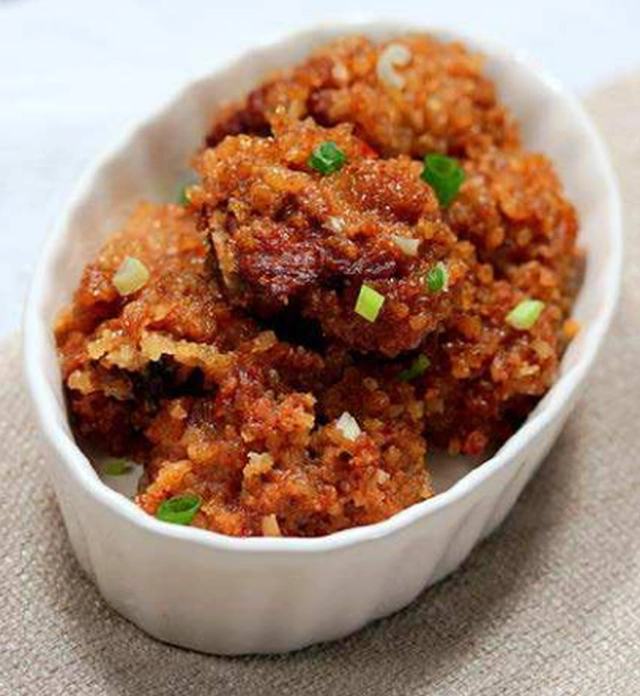 Steamed Pork Ribs With Crushed Rice