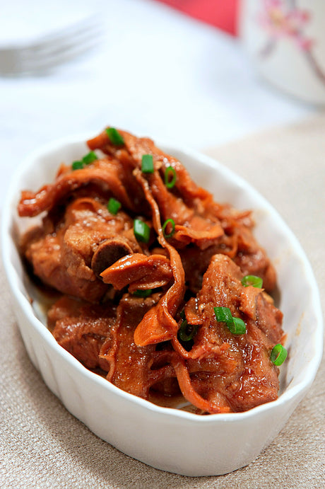 Braised Pork Ribs with Garlic and Bamboo Shoots