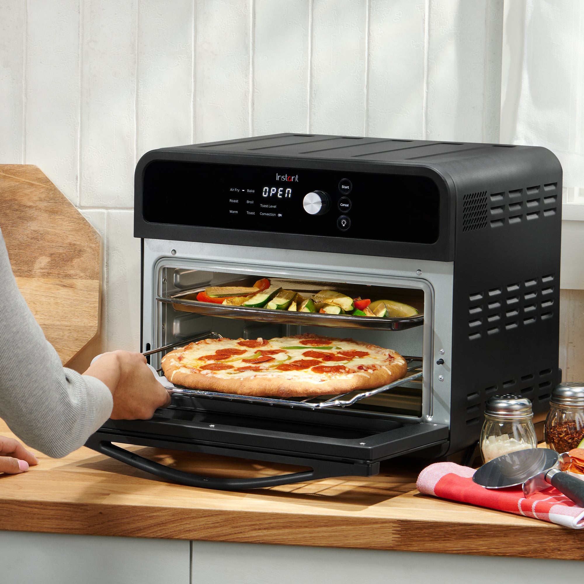 Four grille-pain friteuse à air Instant Pot® Omni® 6 tranches 18 L