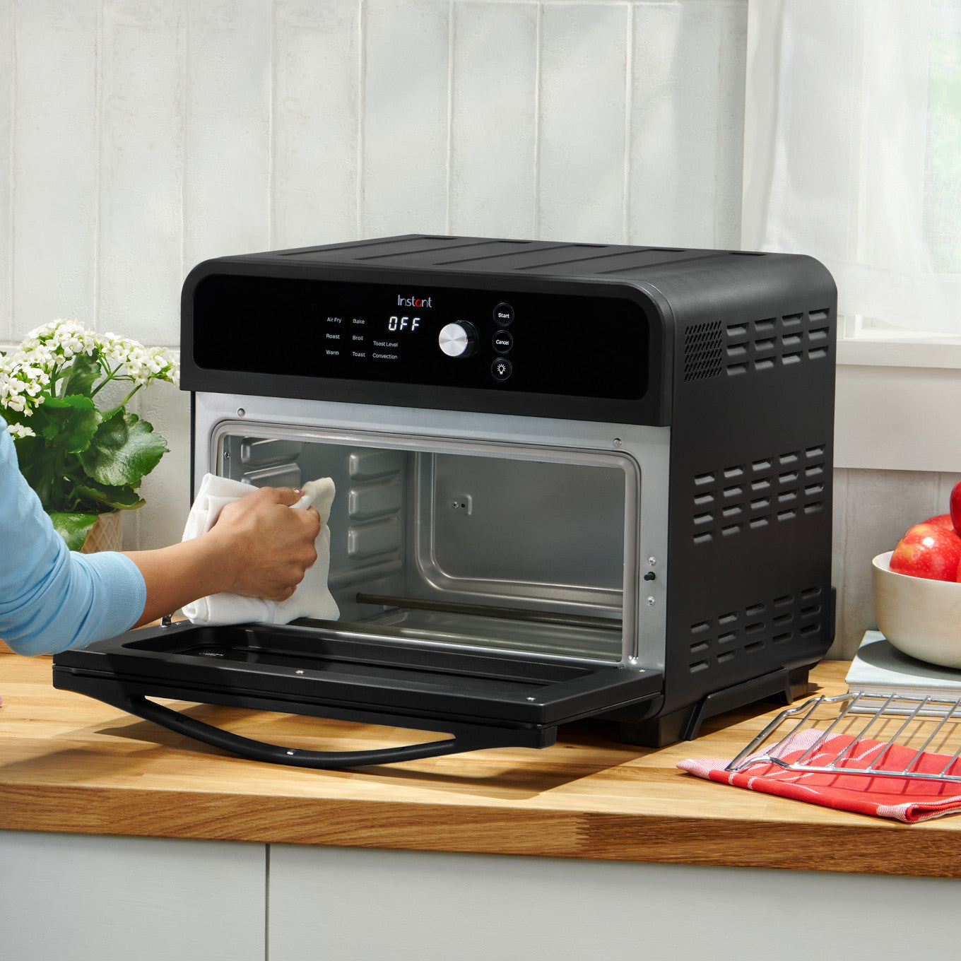 Four grille-pain friteuse à air Instant Pot® Omni® 6 tranches 18 L